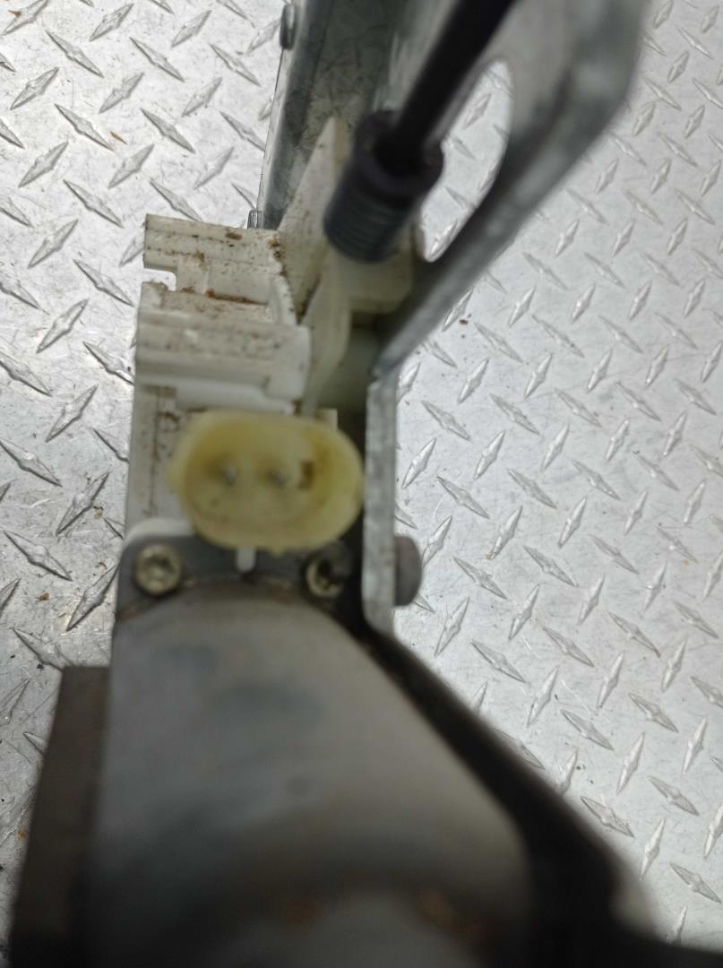 Стеклоподъемник электр. передний правый