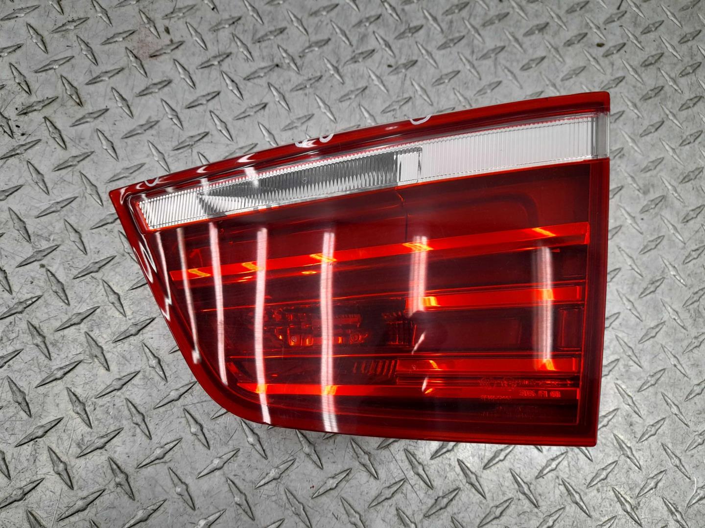 Фонарь задний внутренний правый