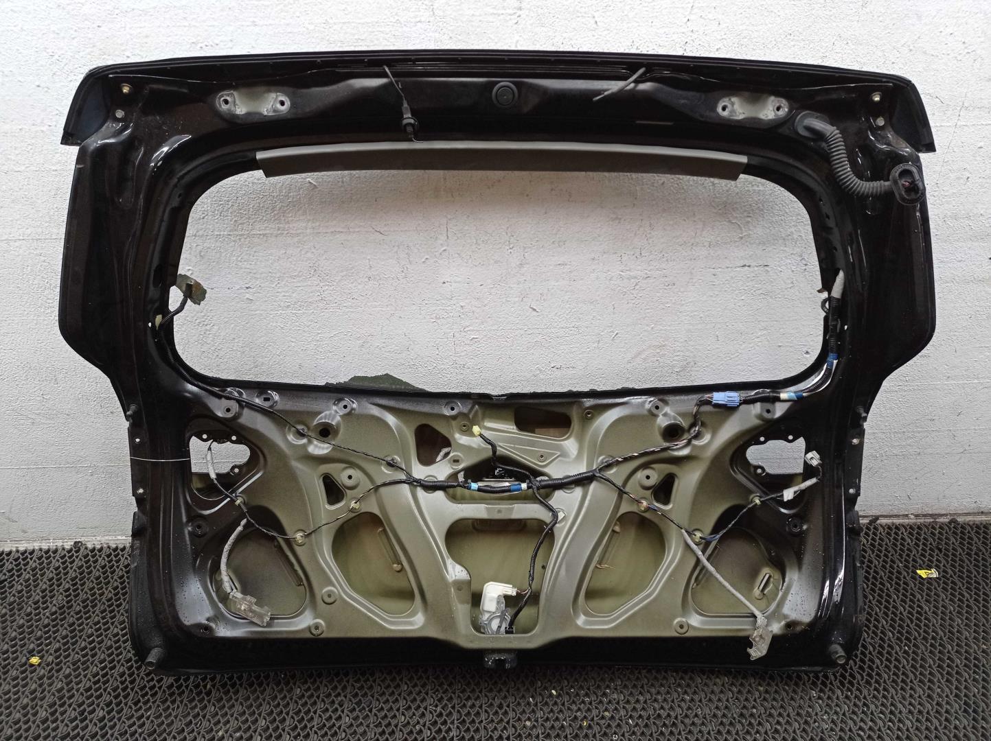 Замок багажника