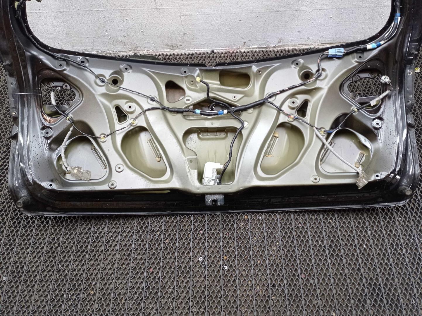 Замок багажника