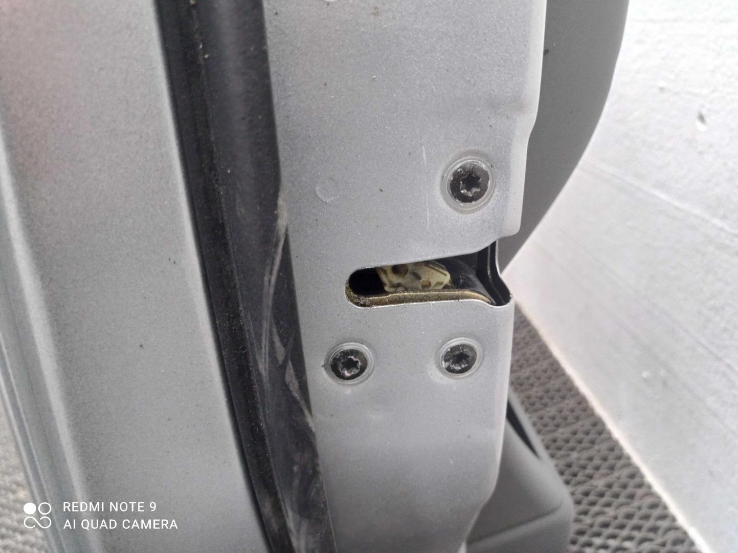 Стекло двери задней левой