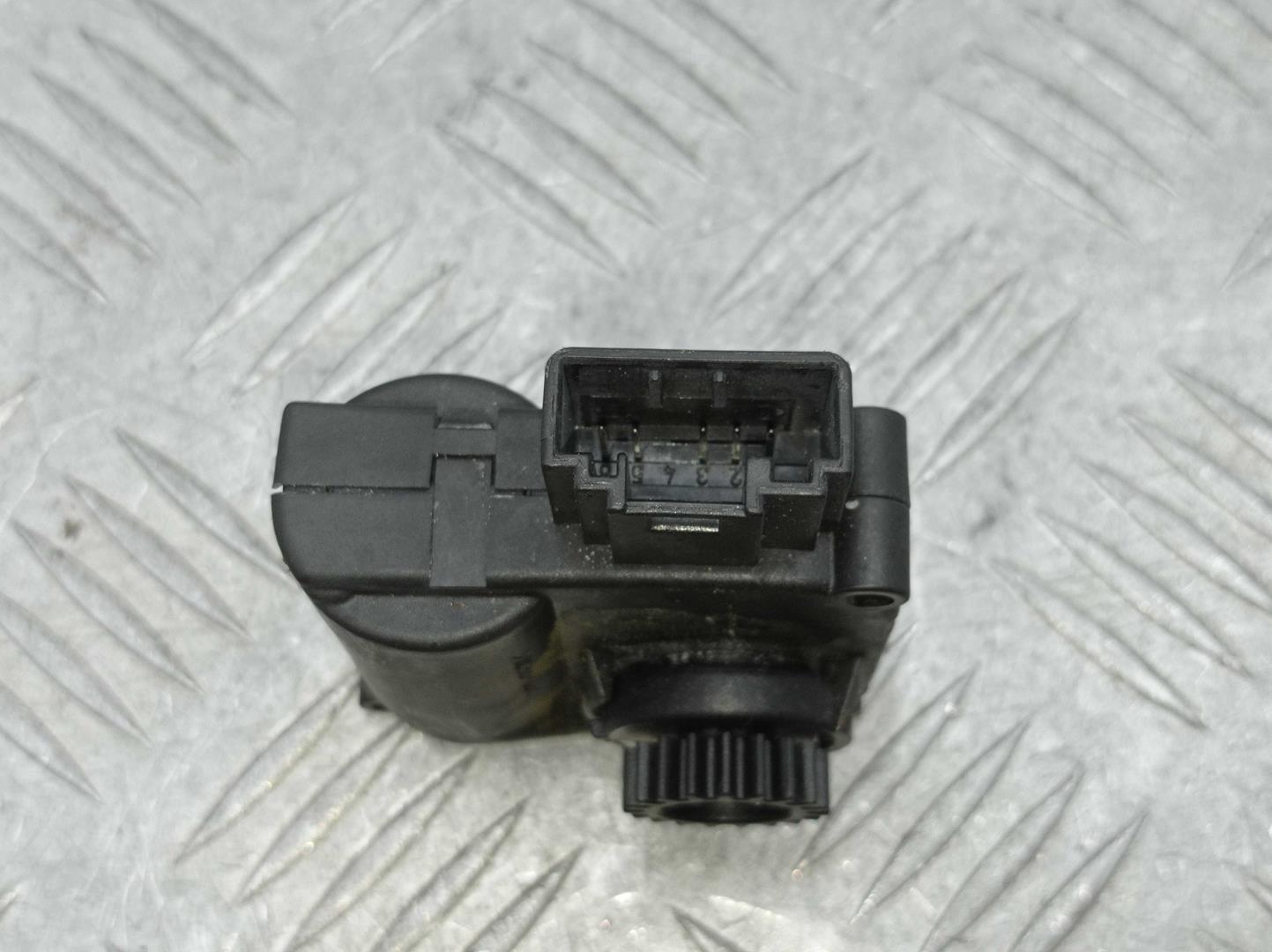 Моторчик заслонки печки