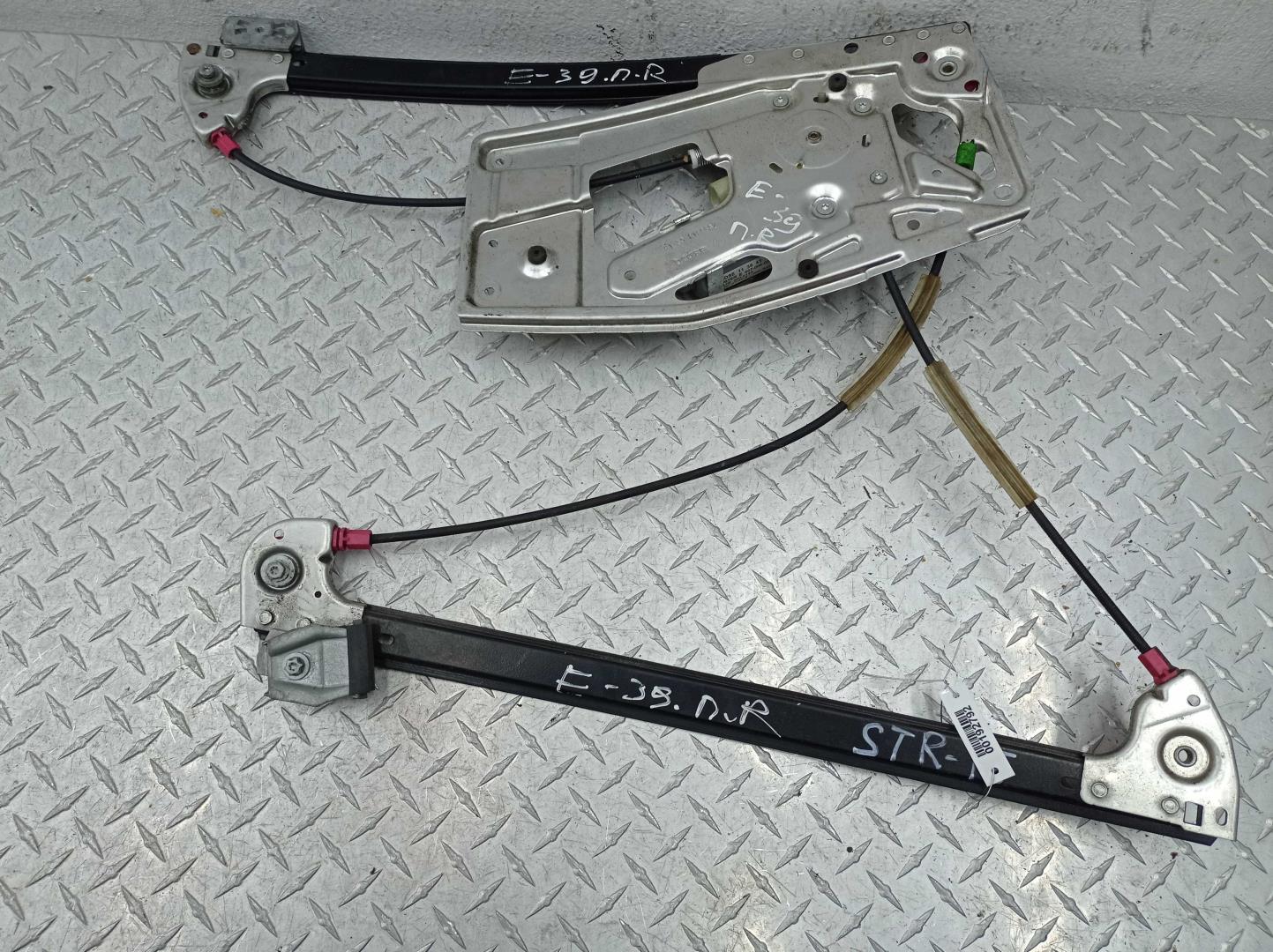 Стеклоподъемник электр. передний правый