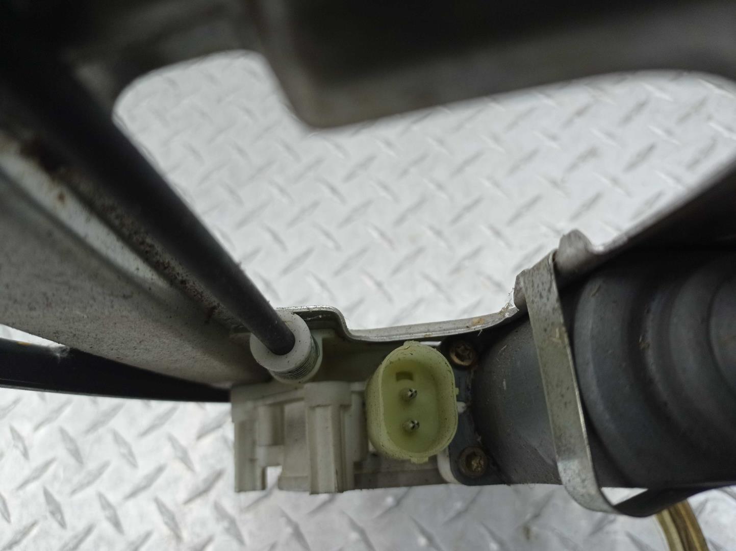 Стеклоподъемник электр. передний правый