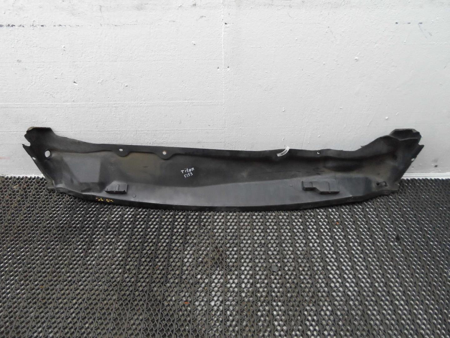 Решетка стеклоочистителей (Жабо)