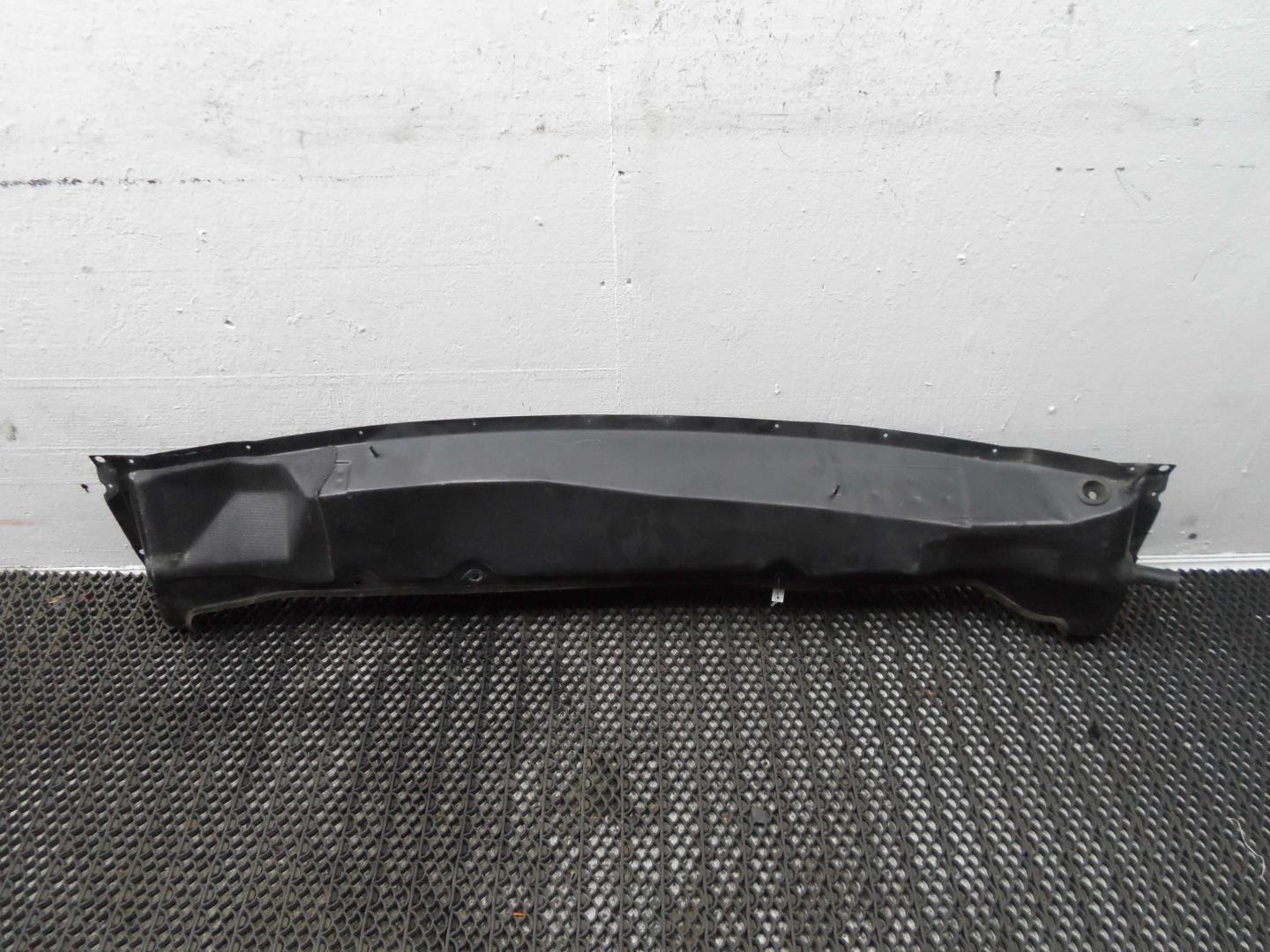 Решетка стеклоочистителей (Жабо)