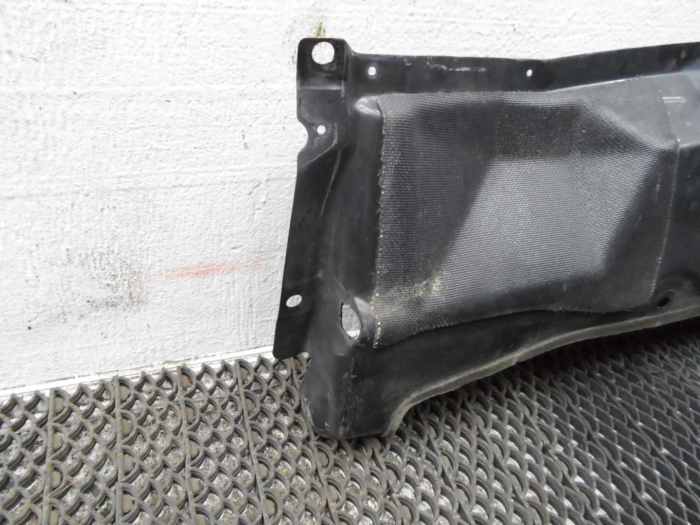 Решетка стеклоочистителей (Жабо)