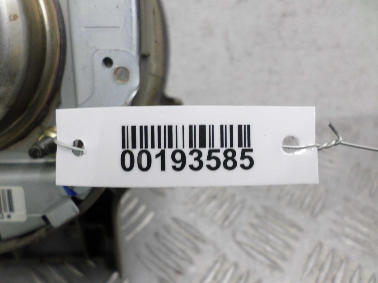 Подушка безопасности в рулевое колесо