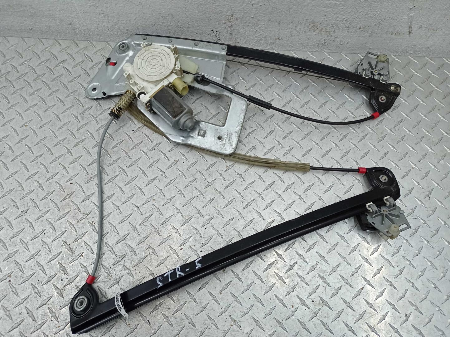 Стеклоподъемник электр. передний правый