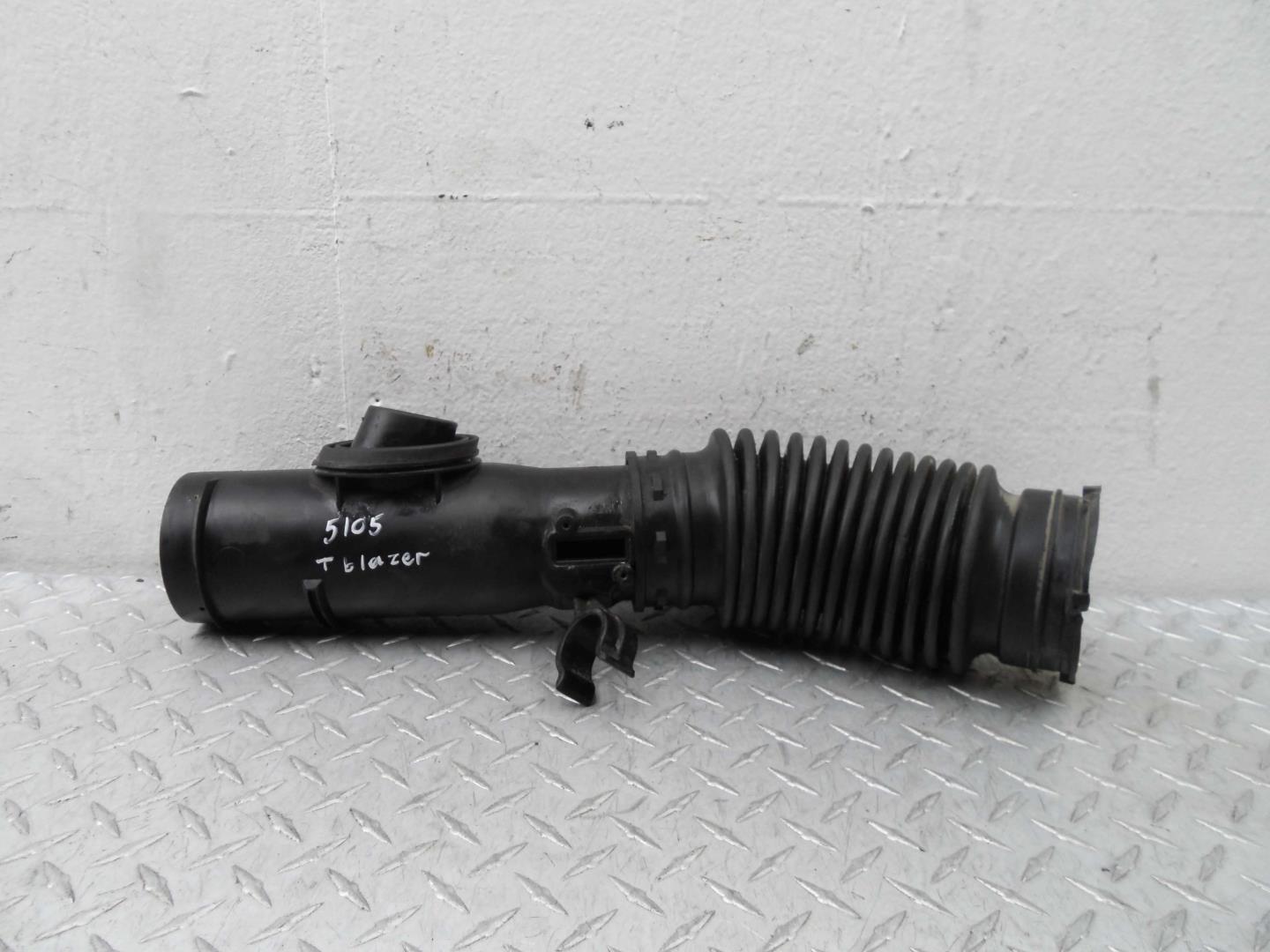 Патрубок воздушного фильтра