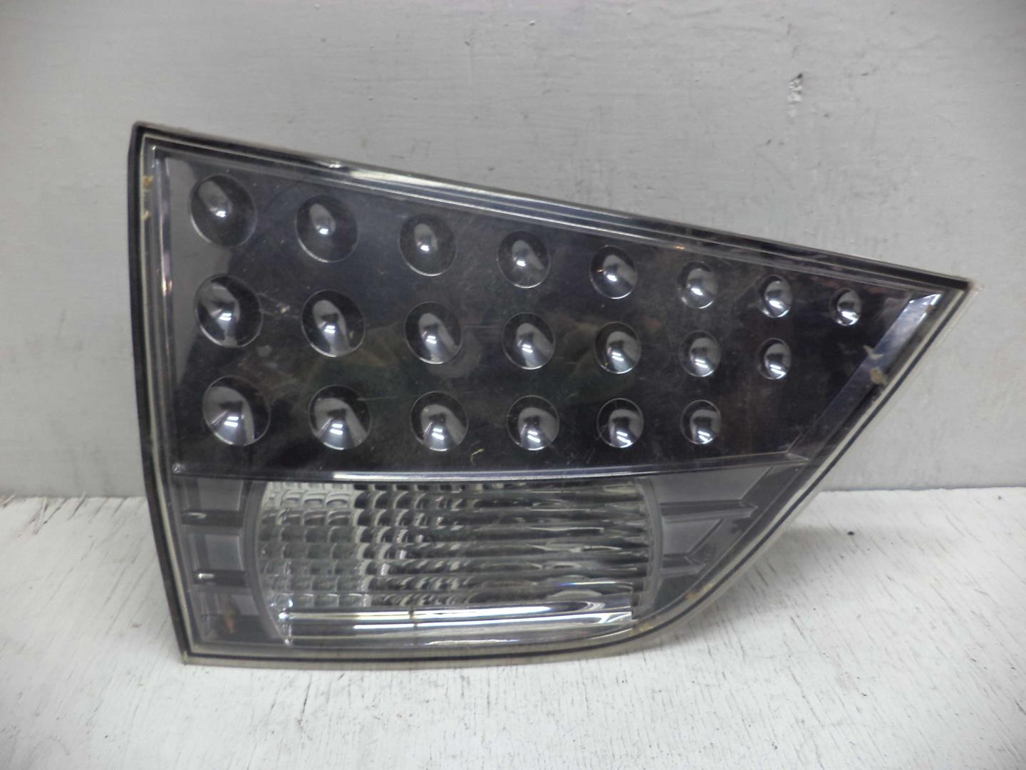 Фонарь задний внутренний левый