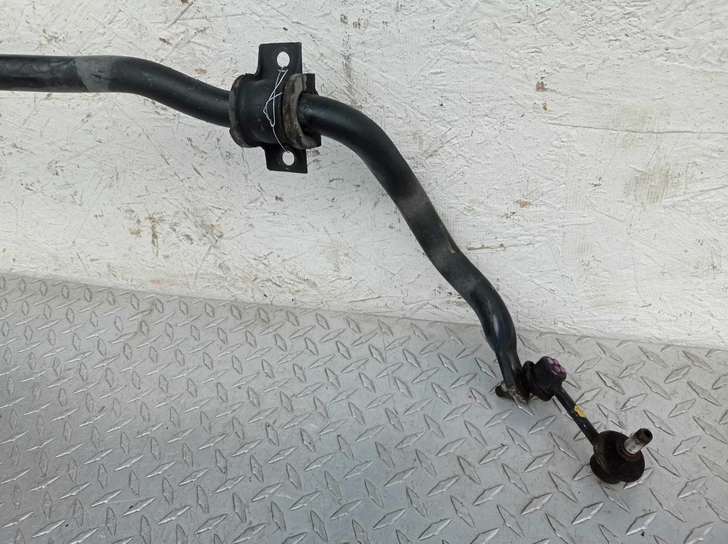 Стабилизатор передний