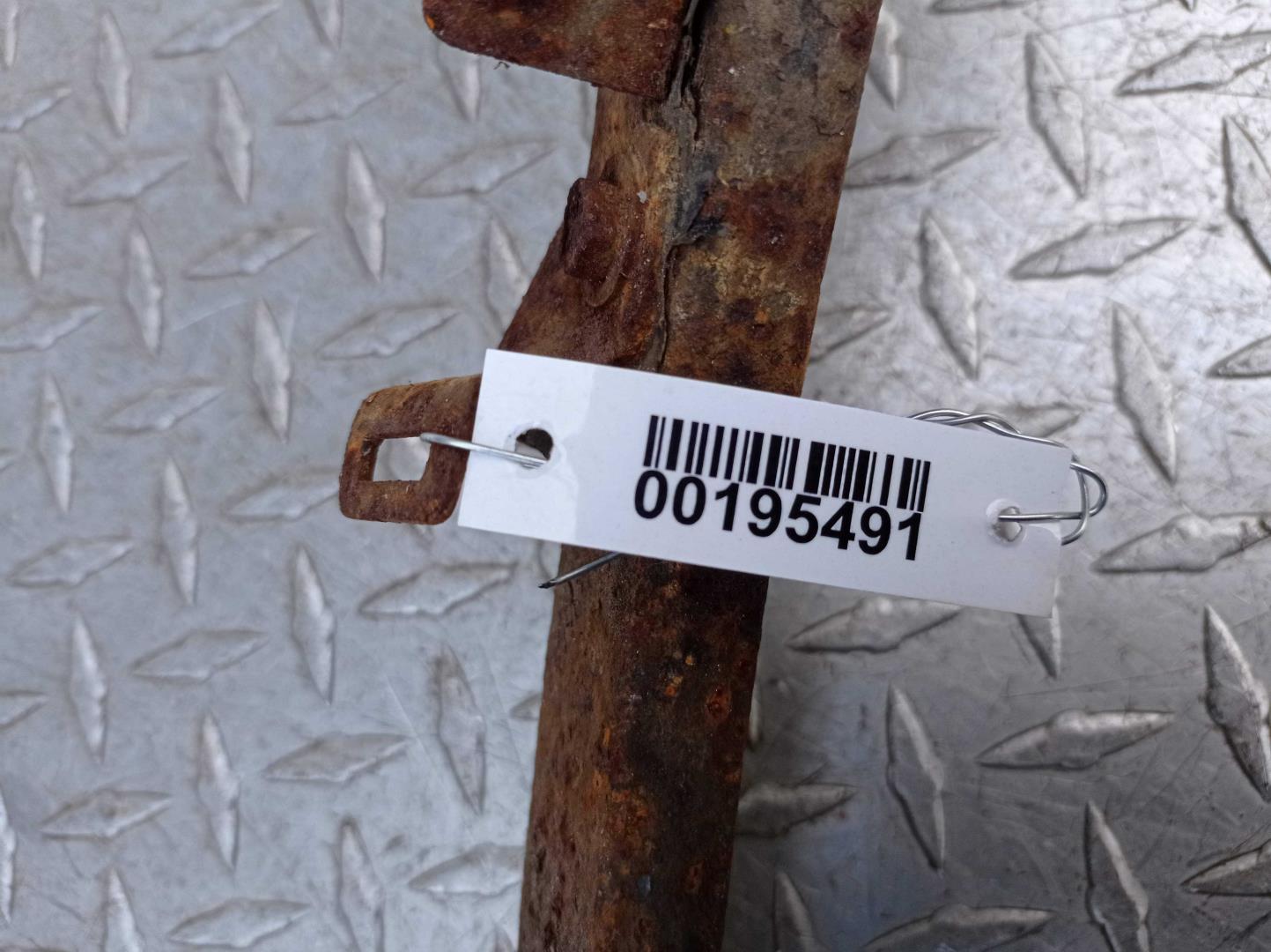 Рычаг передний верхний правый