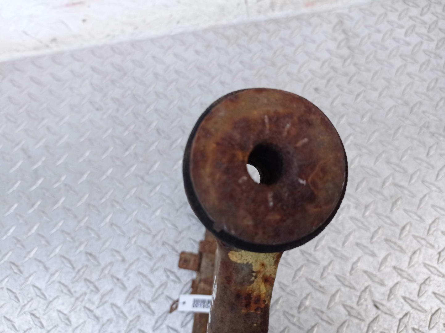 Рычаг передний верхний правый