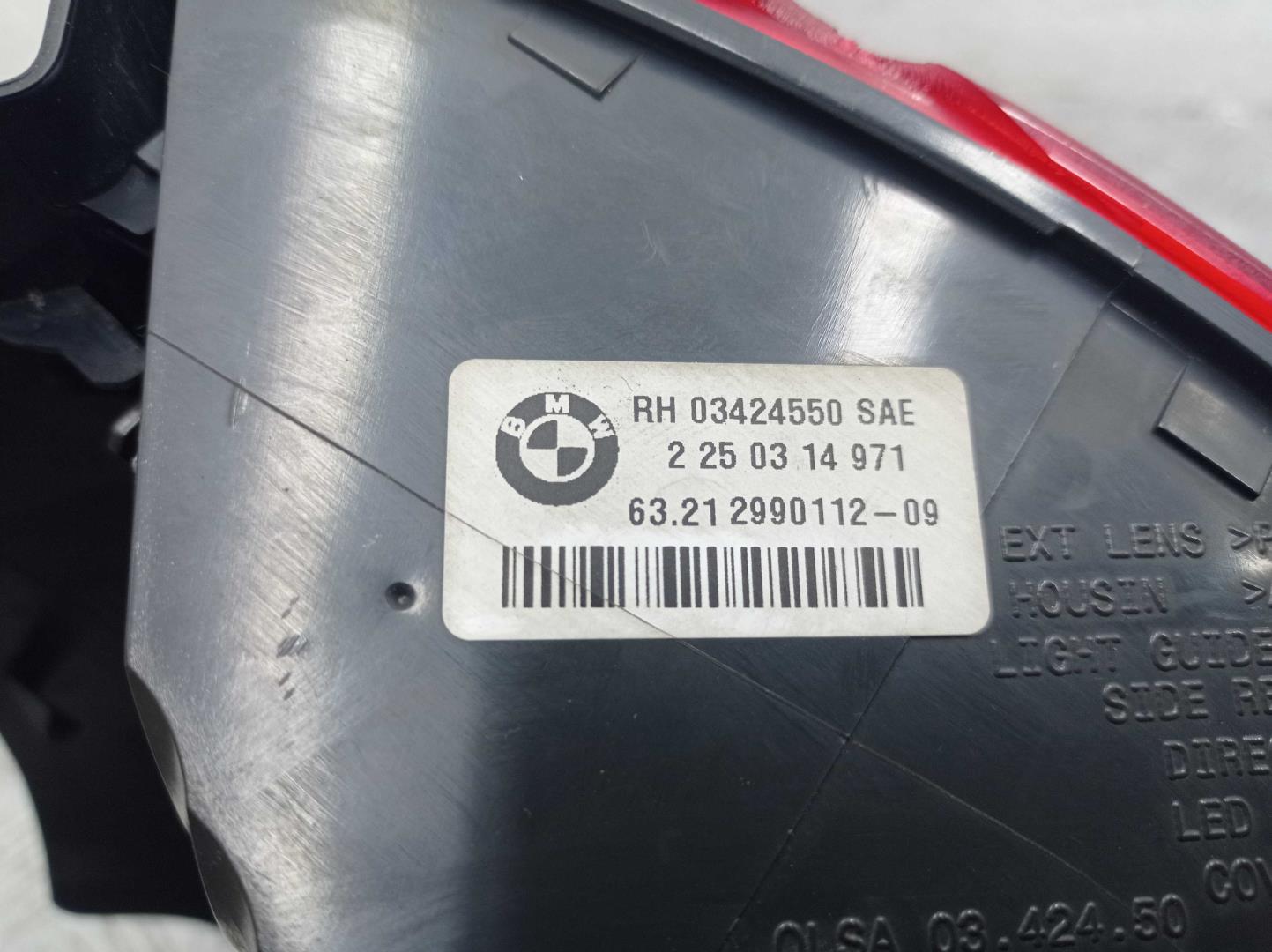 Фонарь задний наружный правый