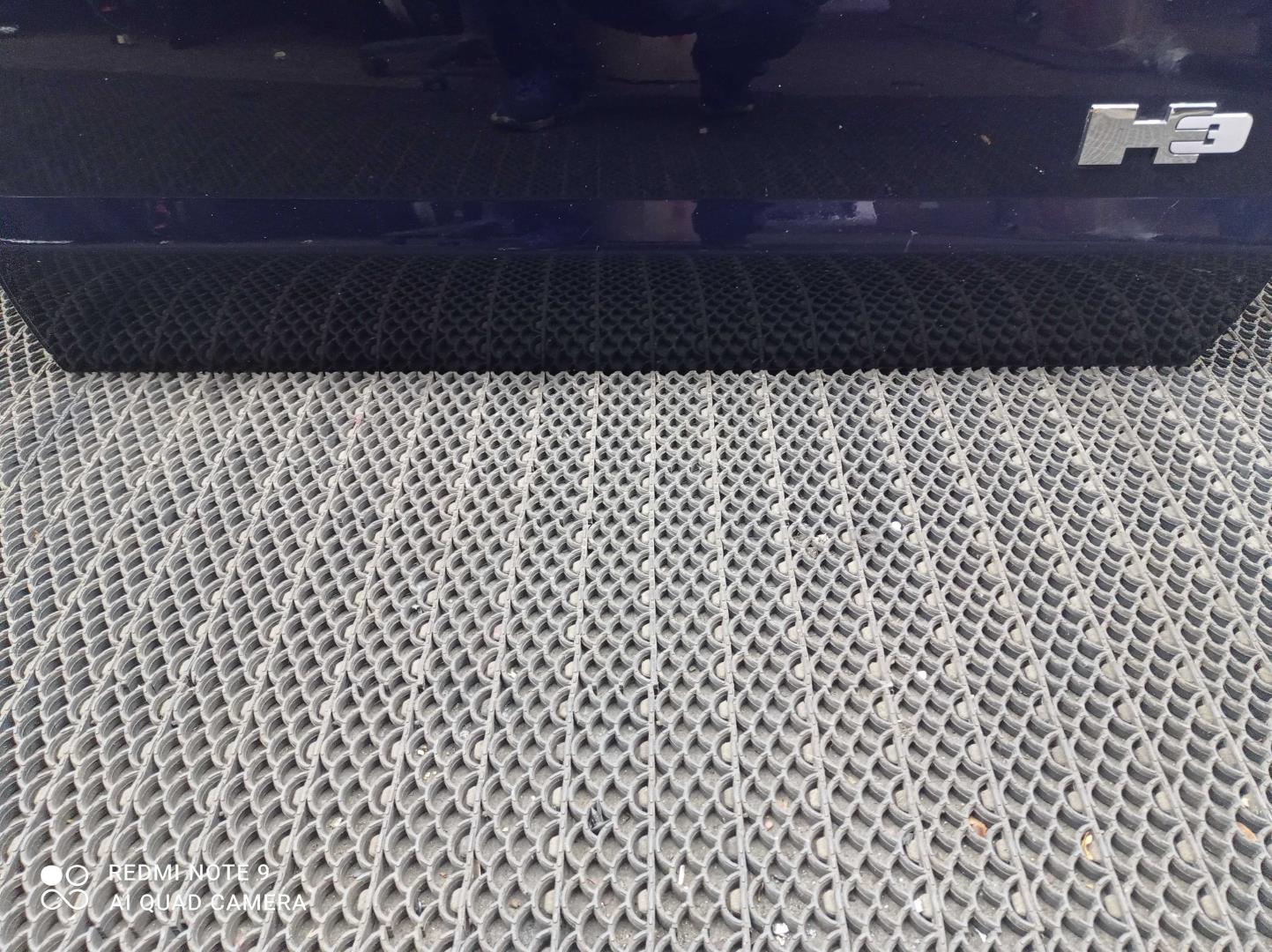 Петля двери передней