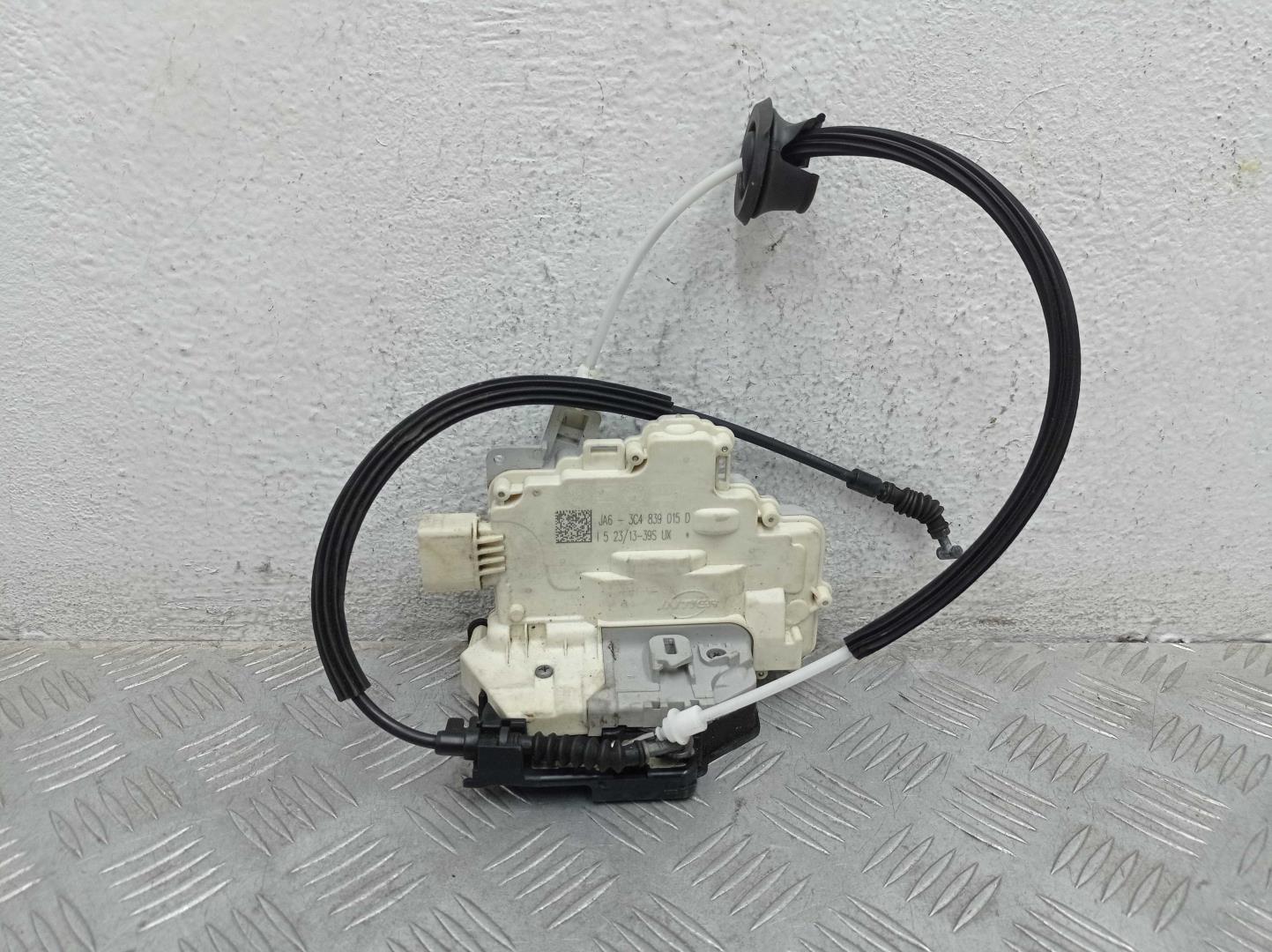 Замок двери задней левой