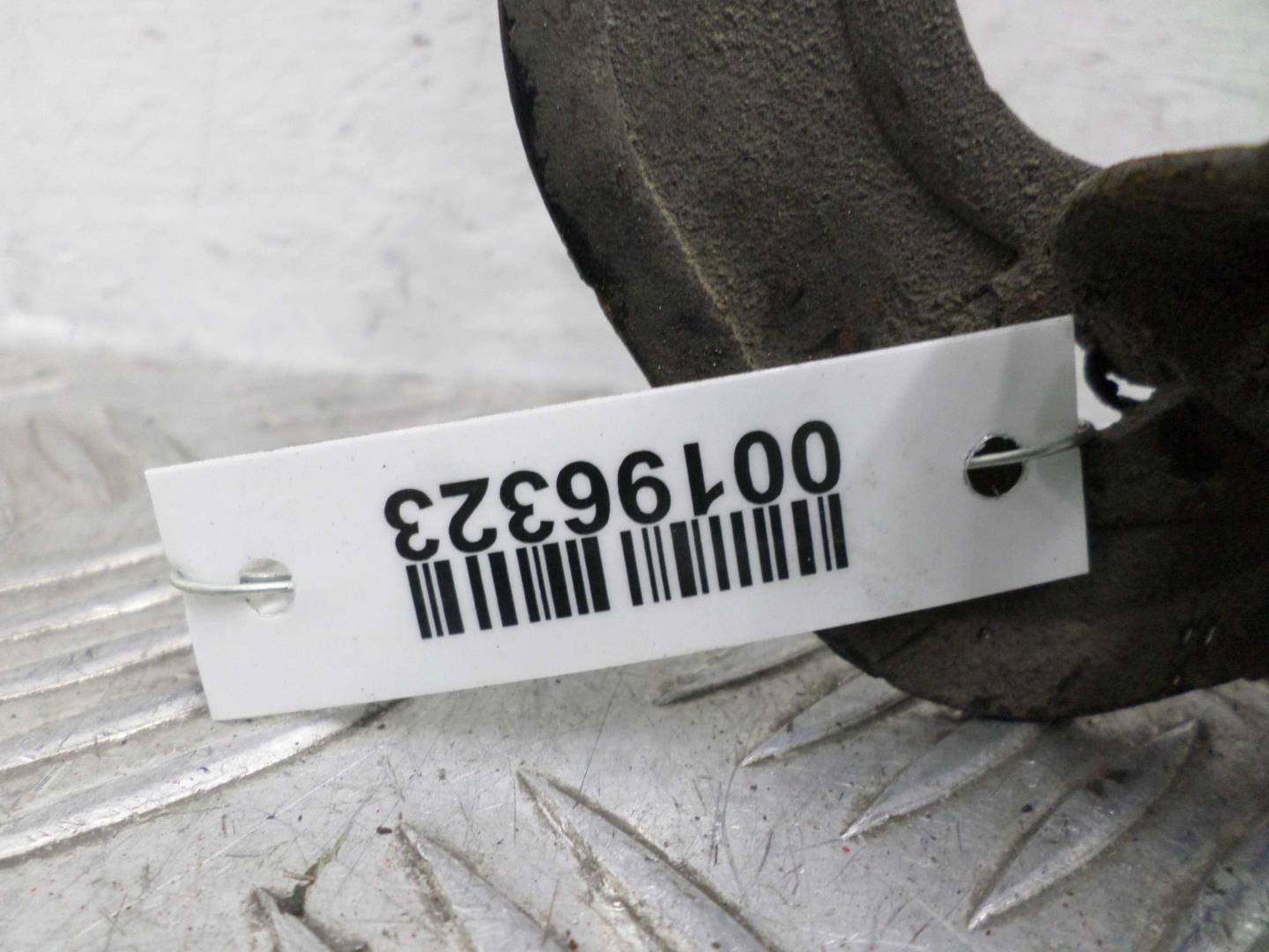 Замок капота