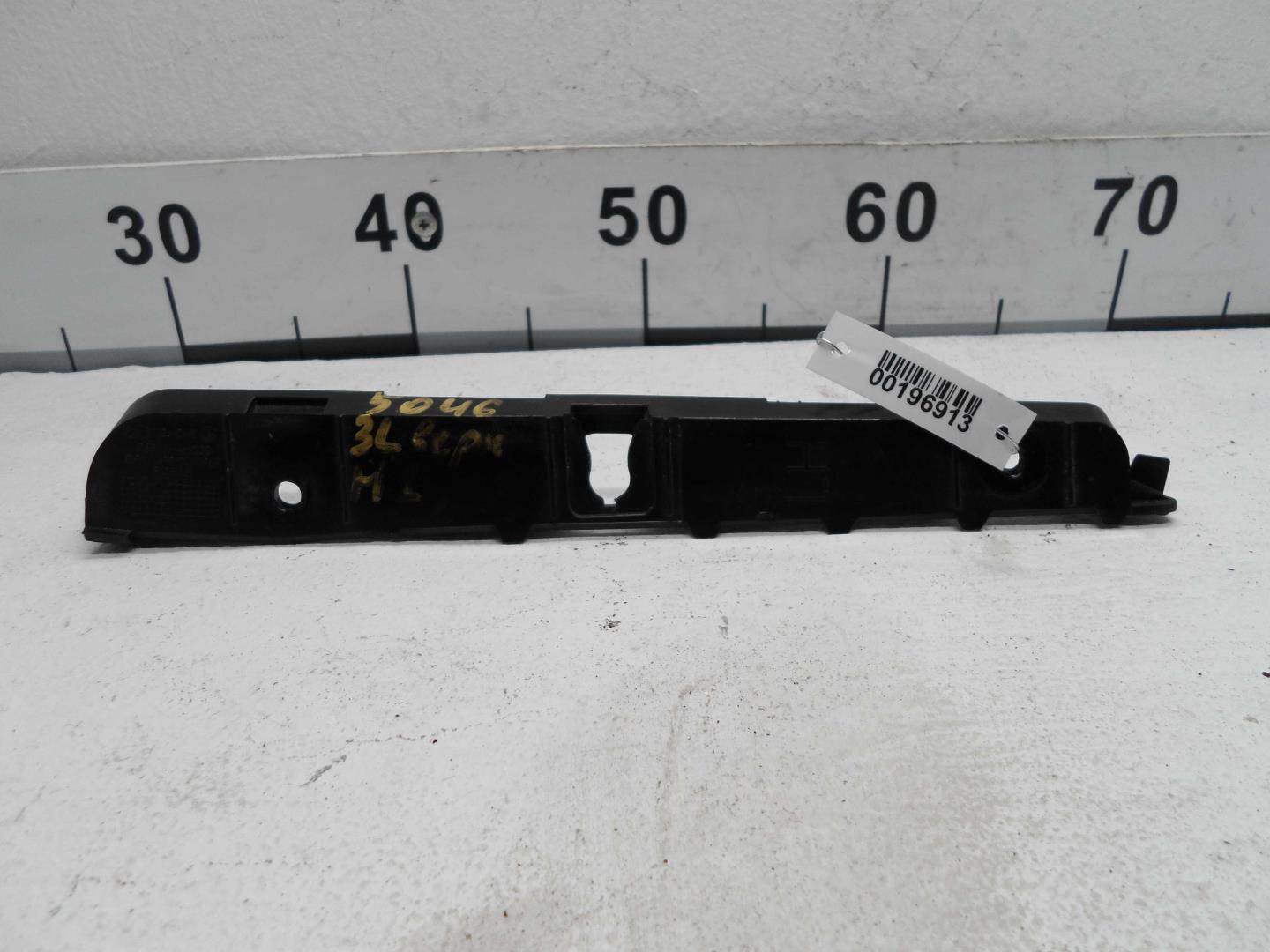 Кронштейн заднего бампера