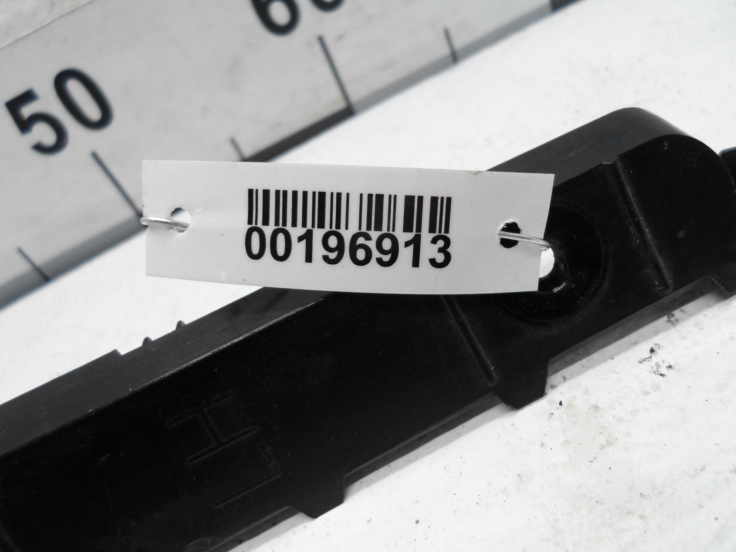 Кронштейн заднего бампера