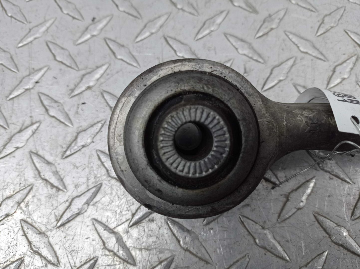 Рычаг передний нижний левый