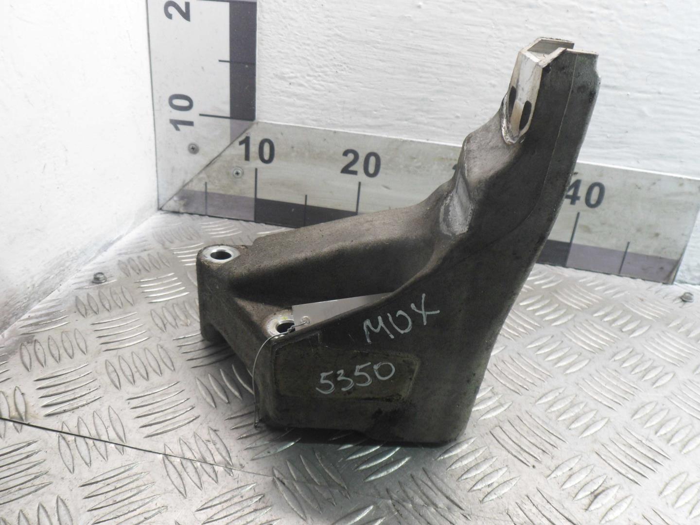 Кронштейн двигателя