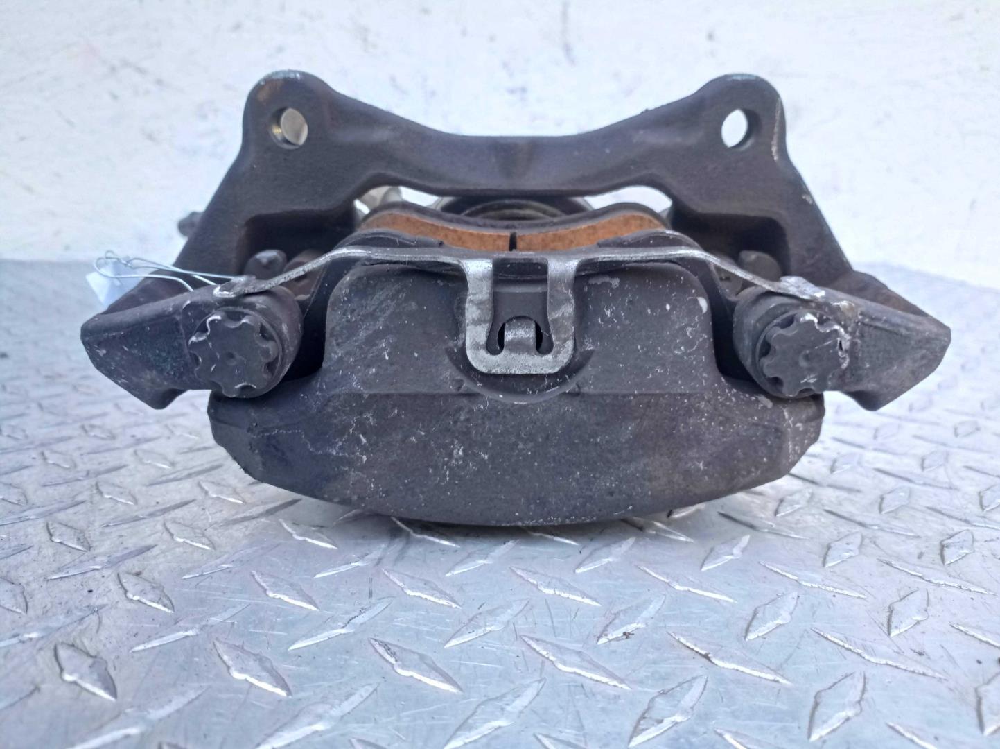 Суппорт передний правый