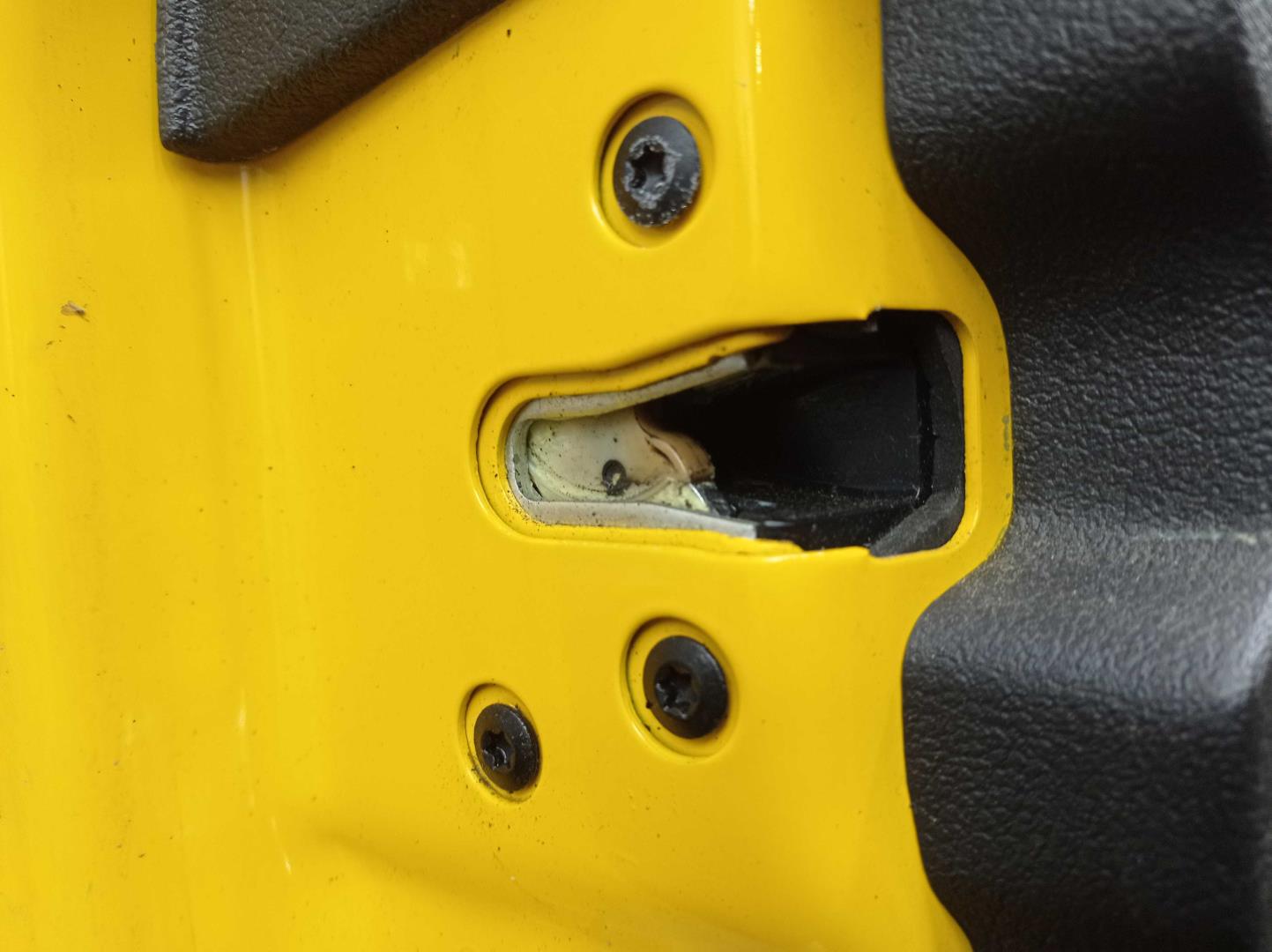 Замок багажника