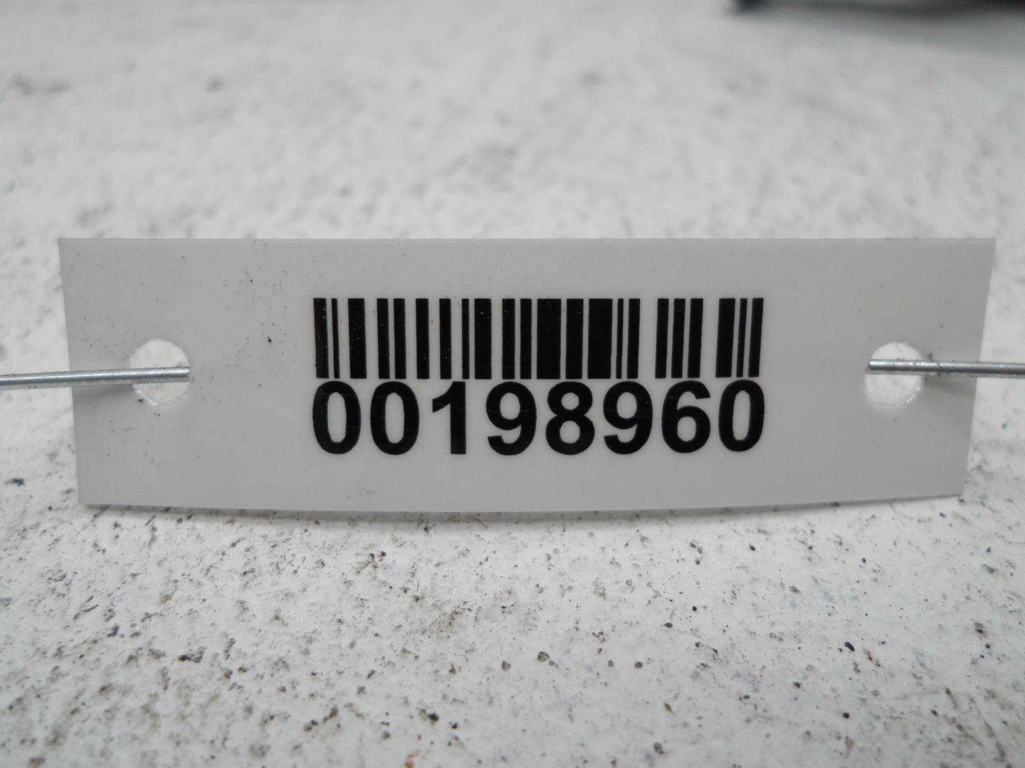 Петля двери