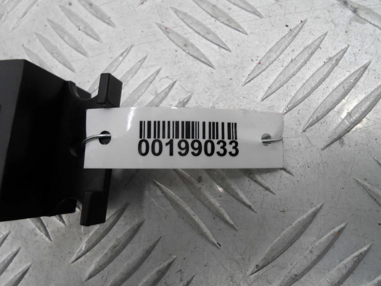 Ручка двери задней наружная левая