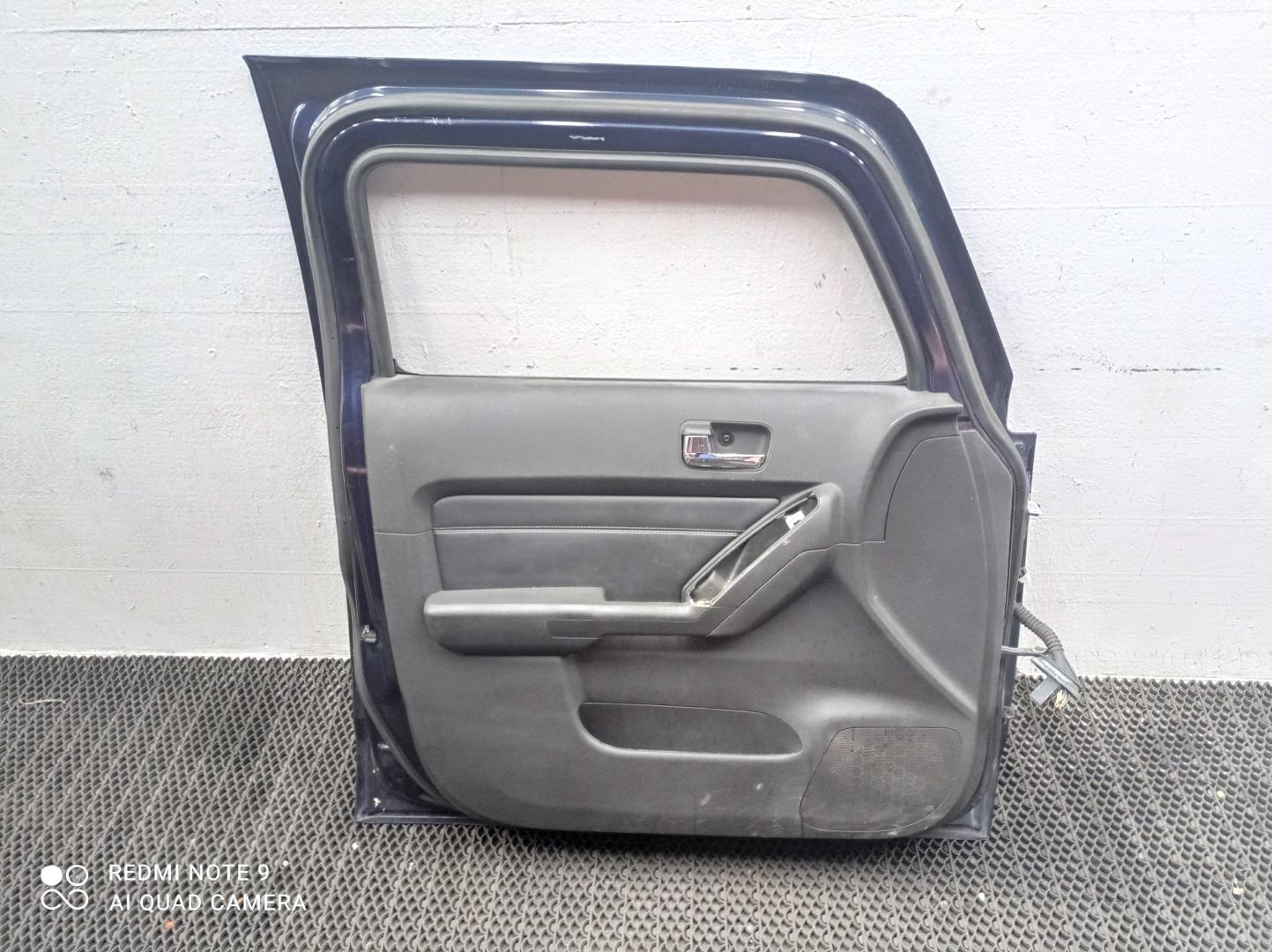 Замок двери передней левой