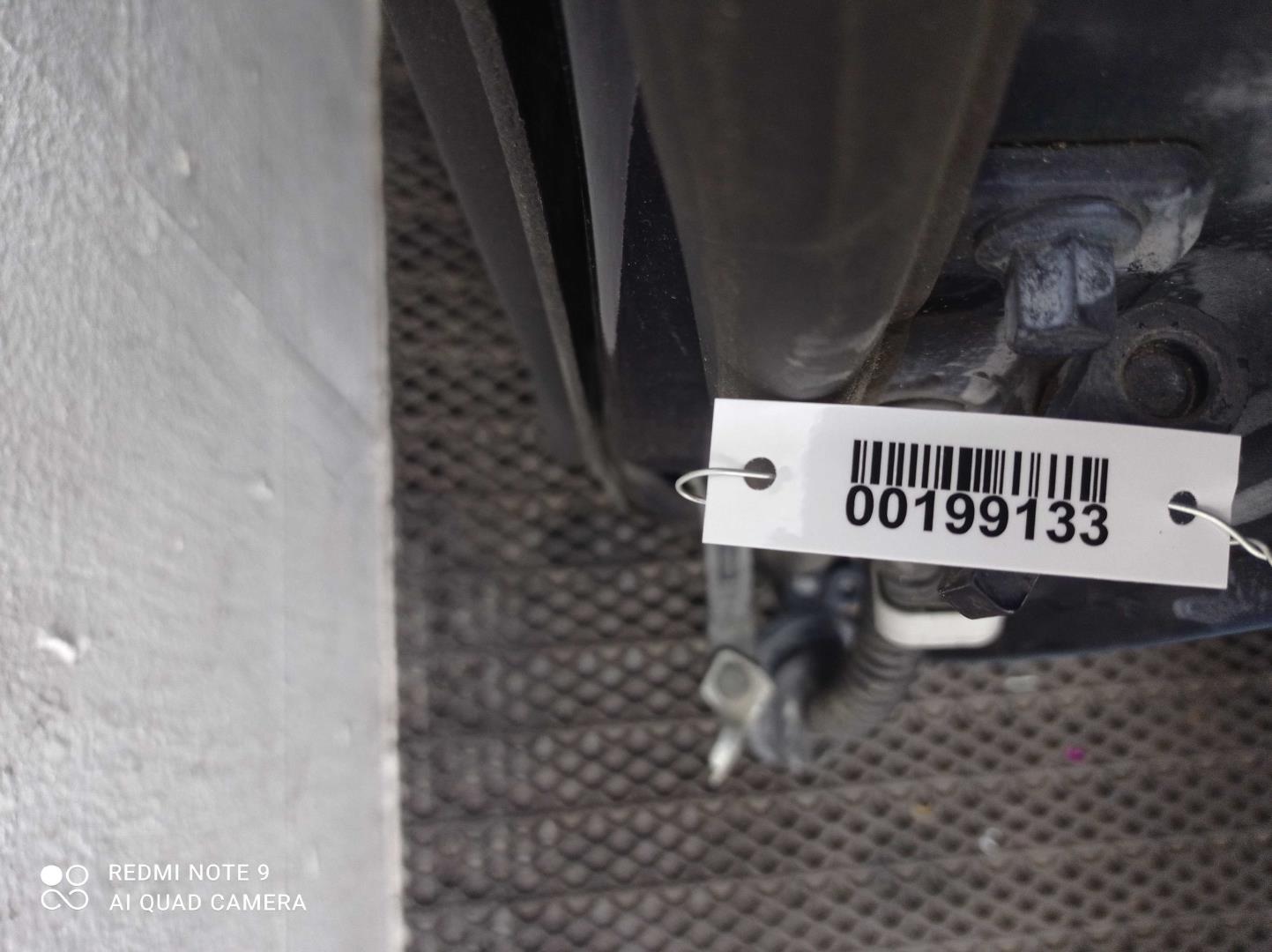 Замок двери передней левой