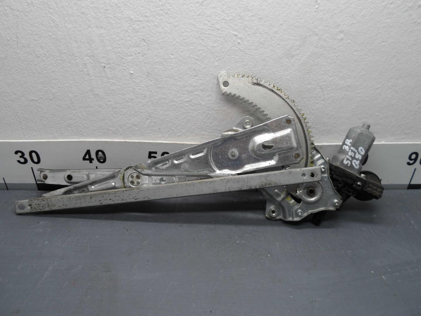 Стеклоподъемник электр. задний правый