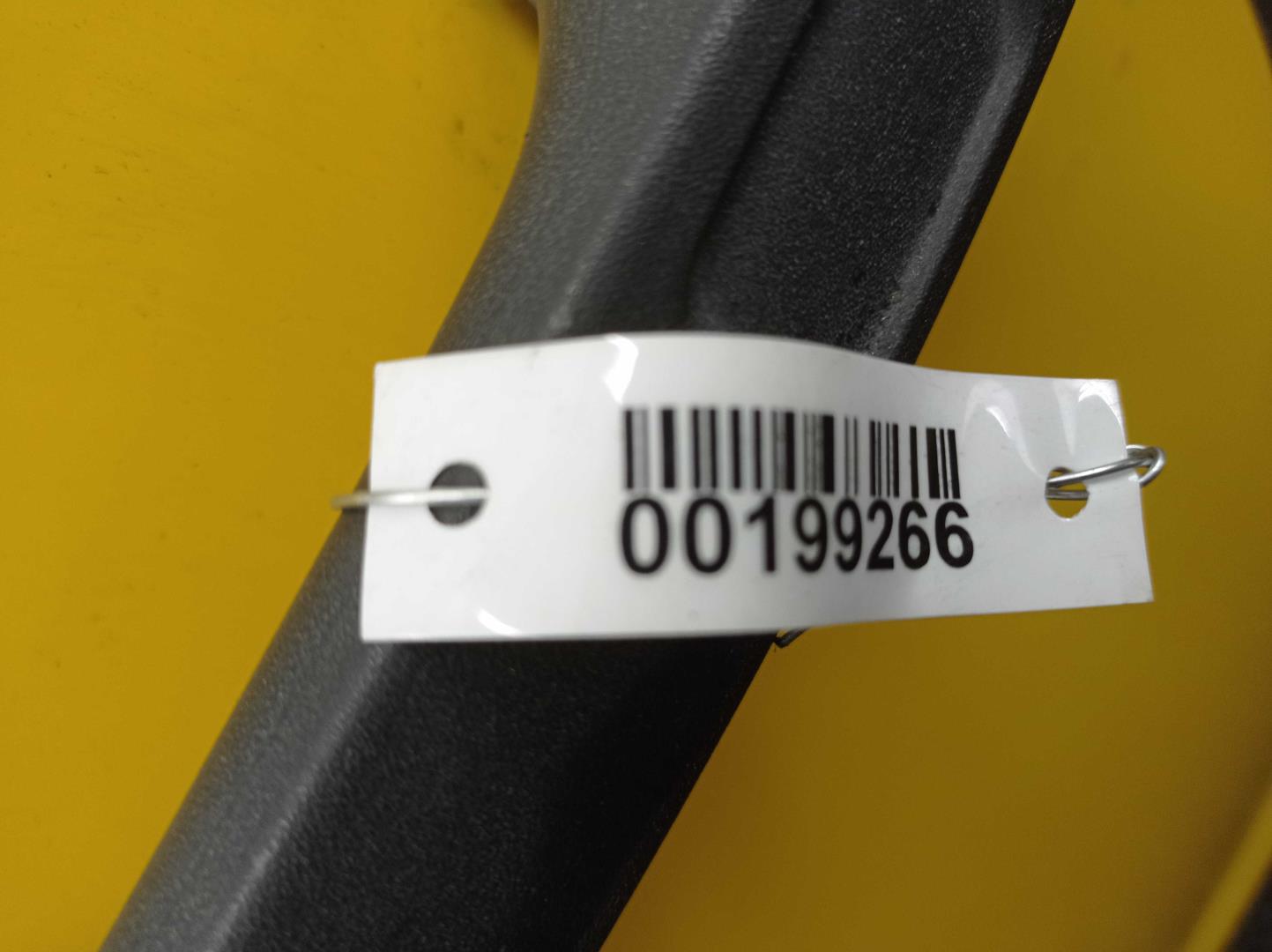 Петля двери передней