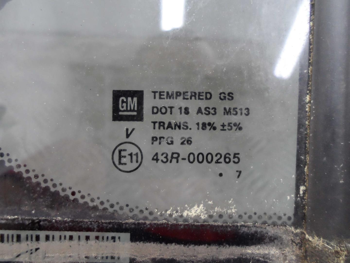 Стекло двери задней правой