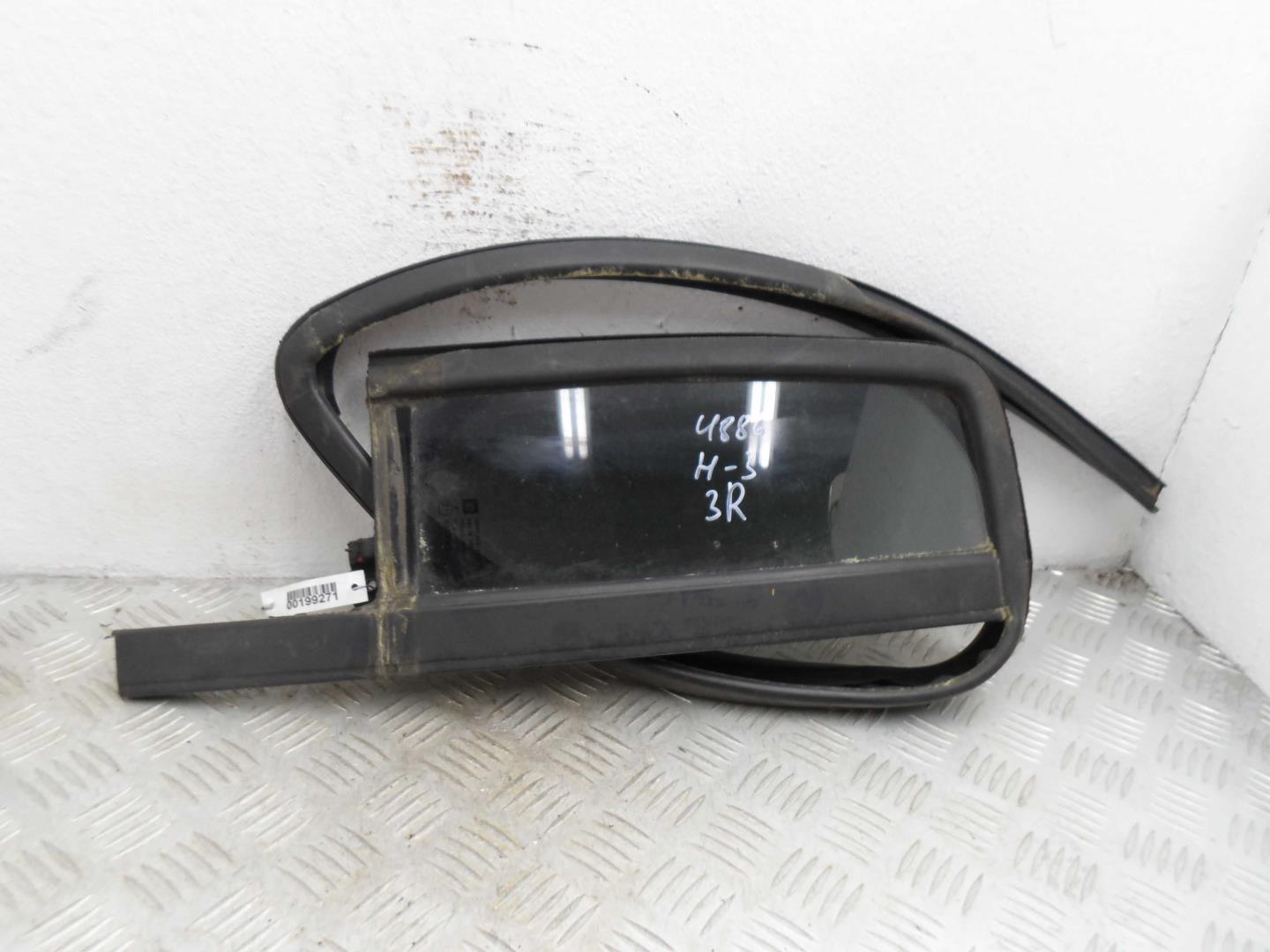 Стекло двери задней правой