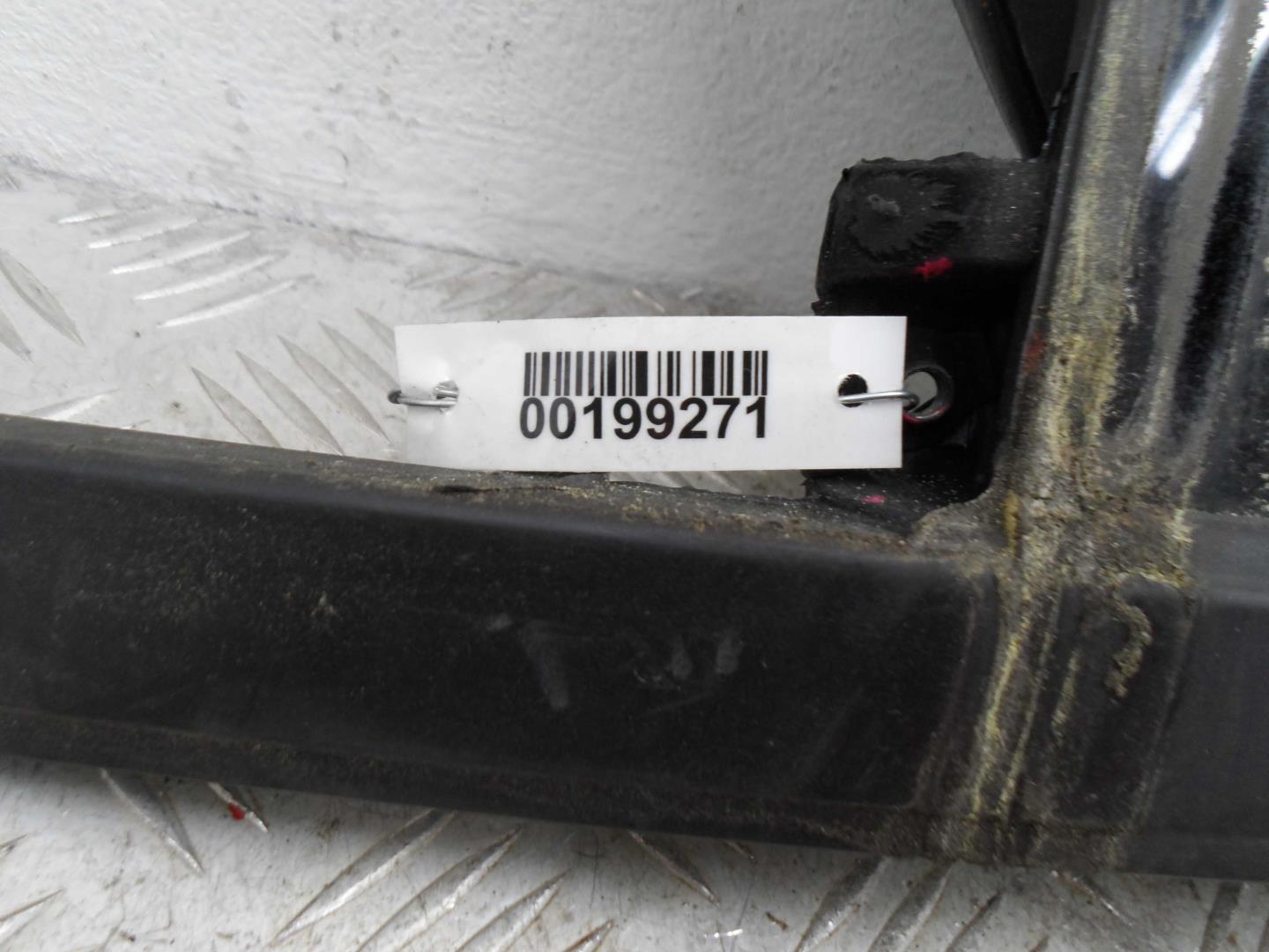 Стекло двери задней правой