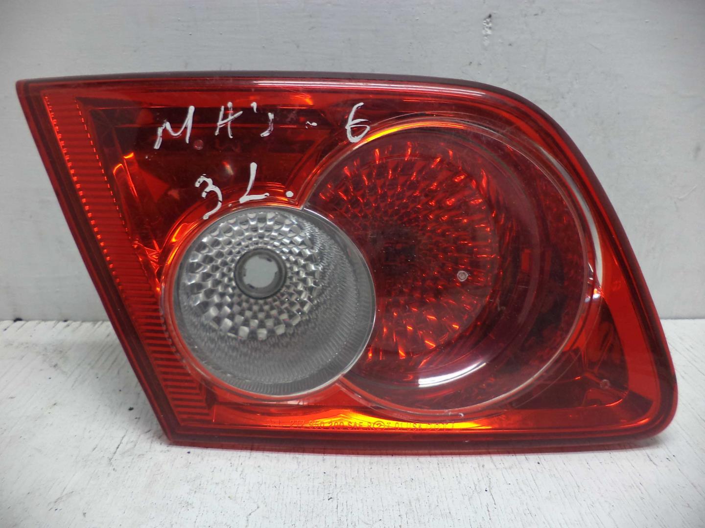 Фонарь задний внутренний левый