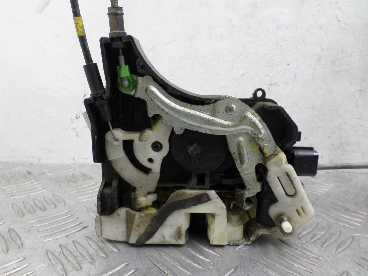 Ручка двери задней наружная левая