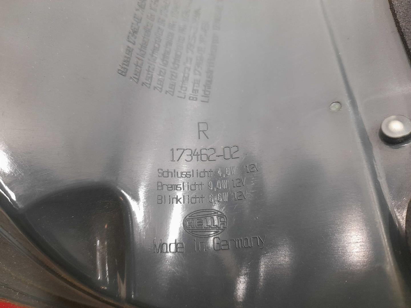 Фонарь задний наружный правый