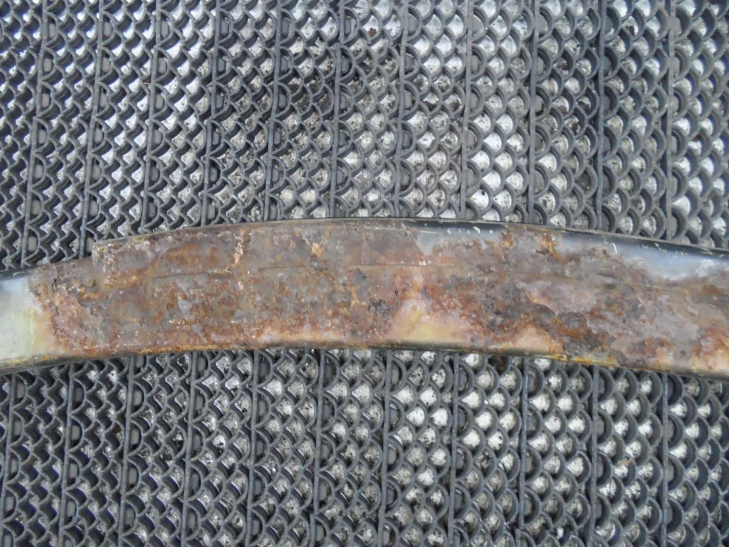 Усилитель переднего бампера