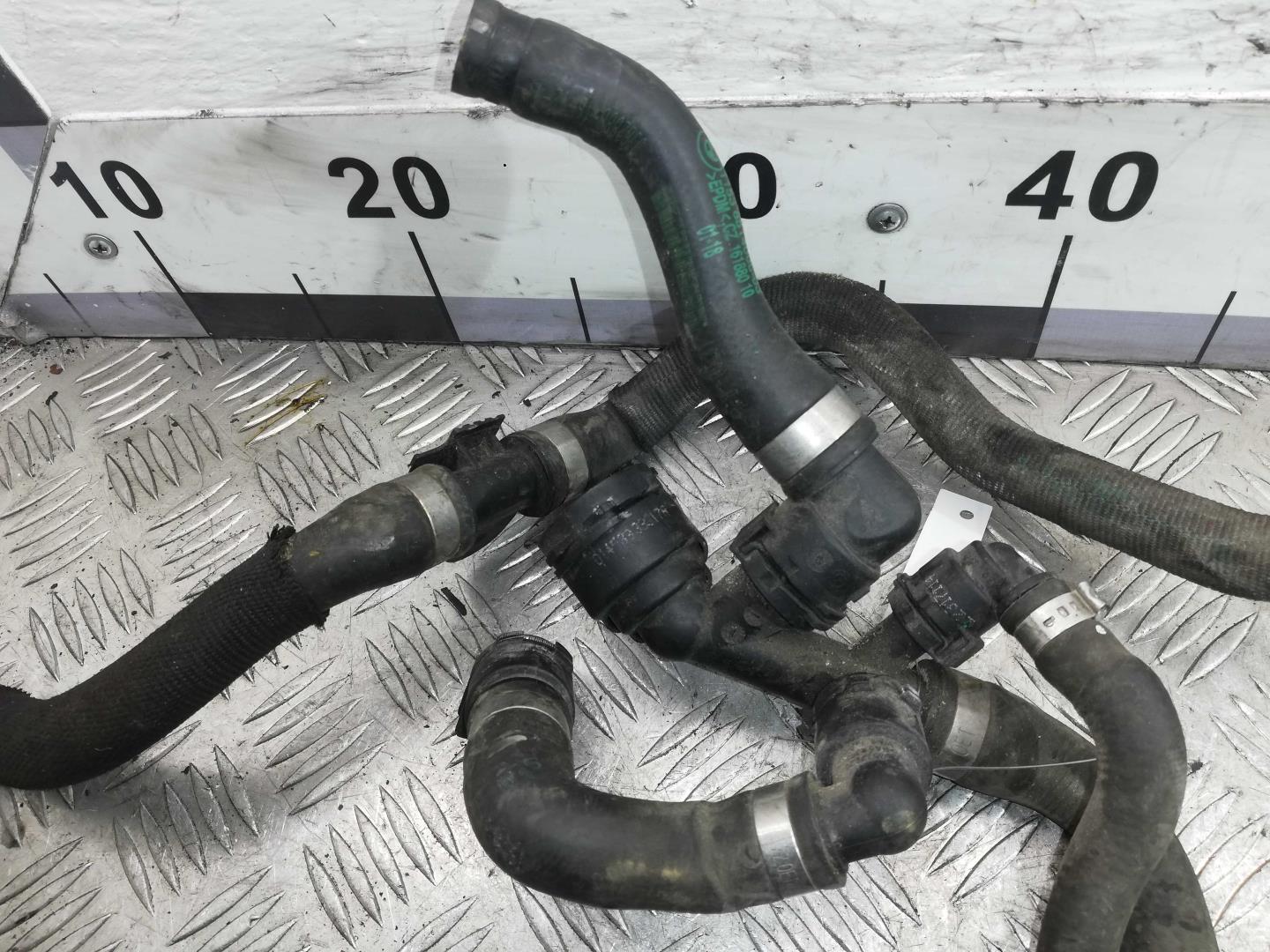 Трубка системы охлаждения