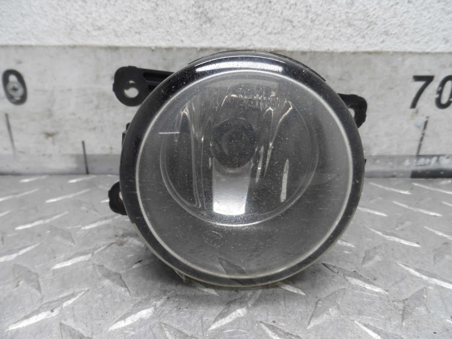 Фара противотуманная левая