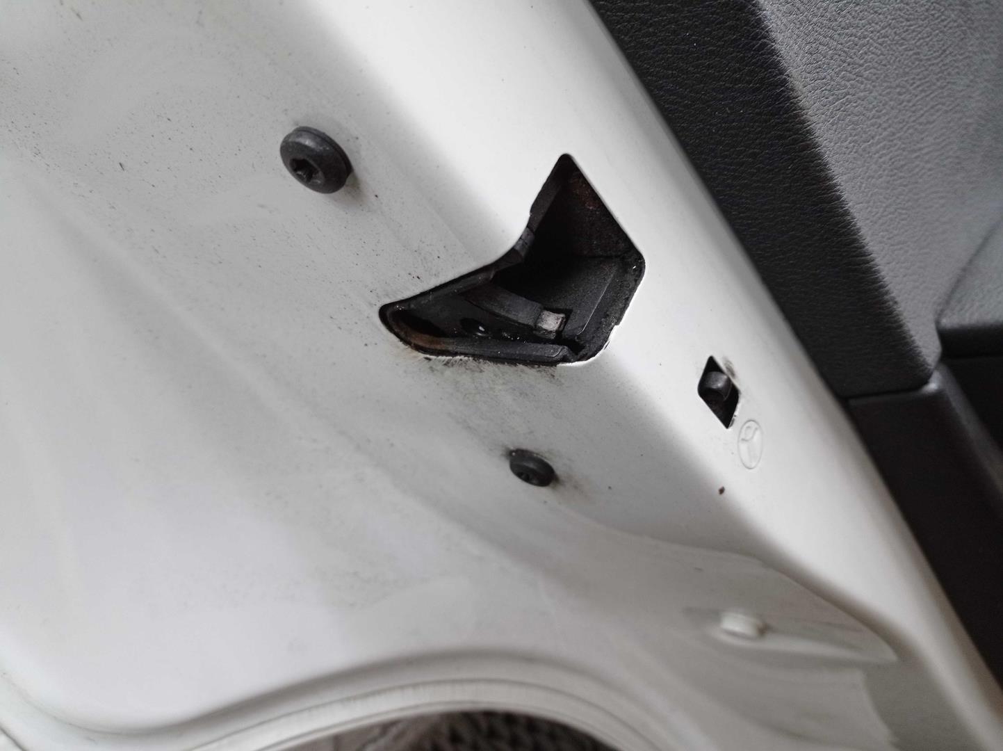 Стекло двери задней левой