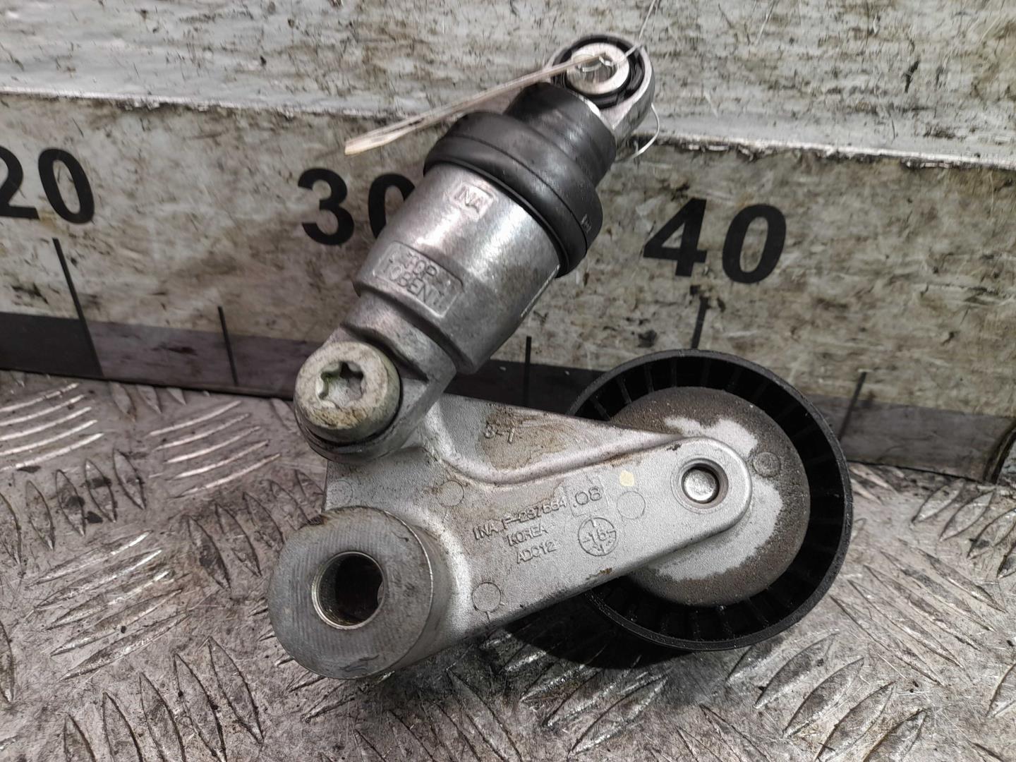 Натяжитель ремня