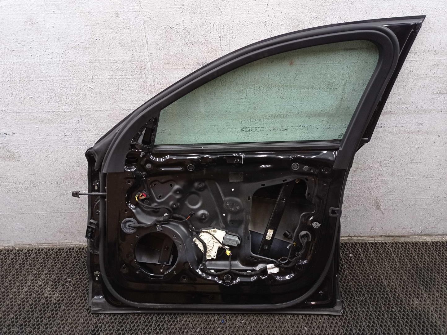 Стеклоподъемник электр. передний правый