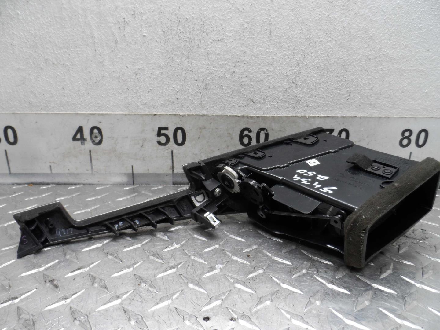 Дефлектор воздушный