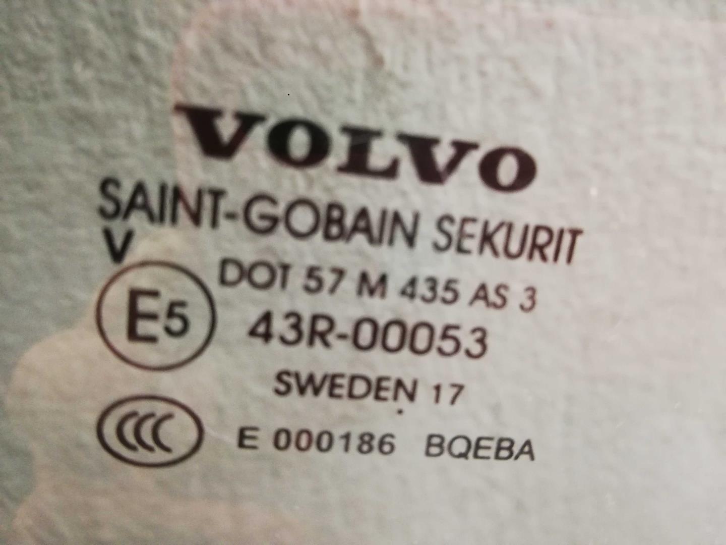 Стекло двери задней правой