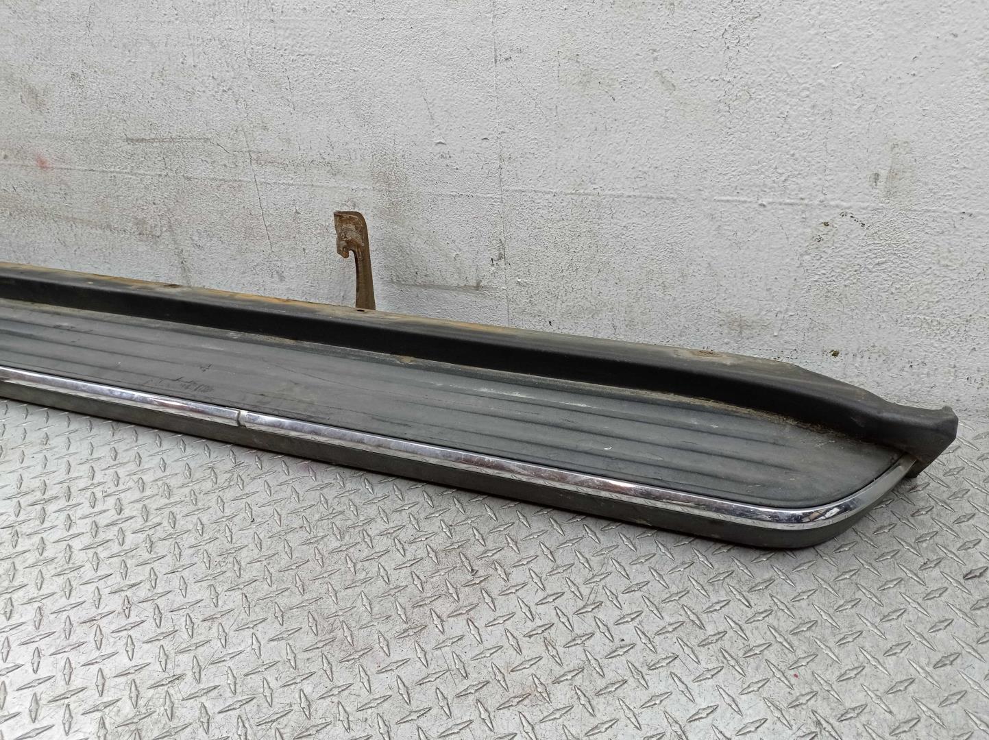 Подножка левая