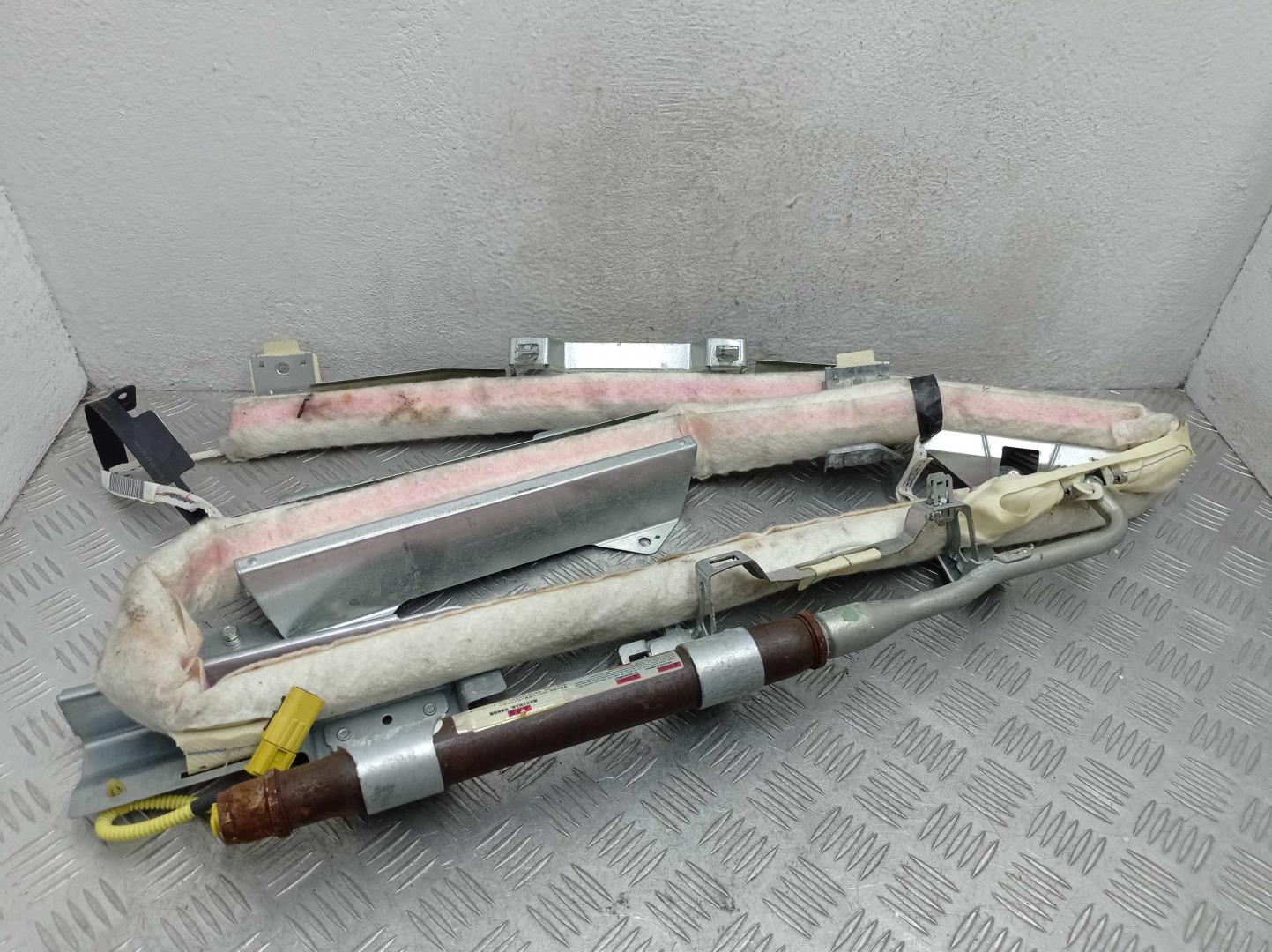 Подушка безопасности боковая (шторка)